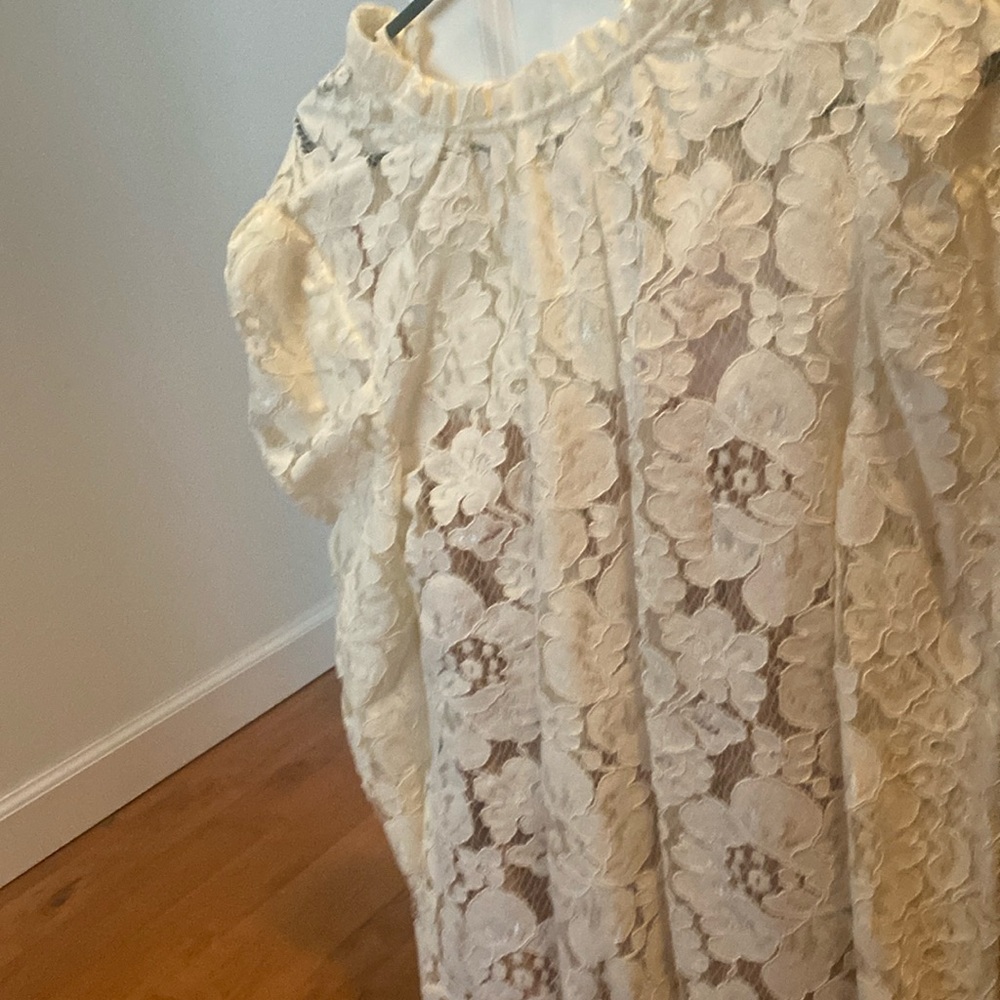 Wayf Emma size large lace puff sleeve top nwt